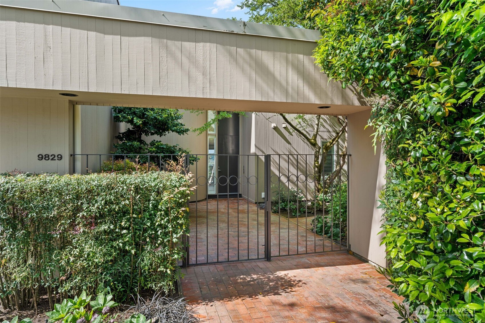 9829 NE 1st Street , Bellevue, WA 98004
