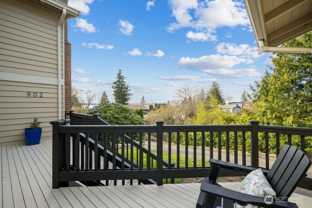 902 7th Avenue S, Edmonds, WA 98020