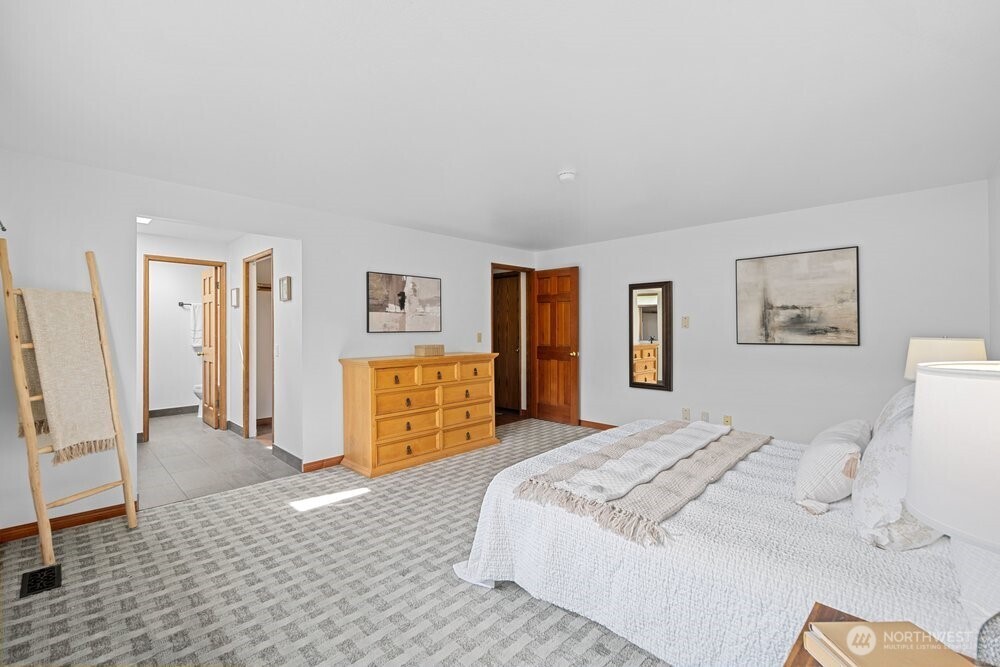 902 7th Avenue S, Edmonds, WA 98020