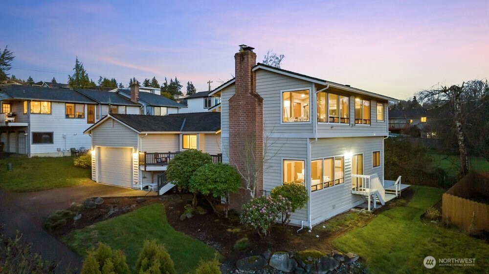 902 7th Avenue S, Edmonds, WA 98020