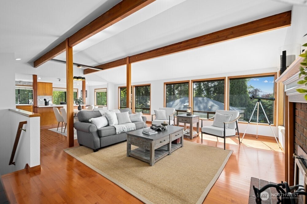 902 7th Avenue S, Edmonds, WA 98020