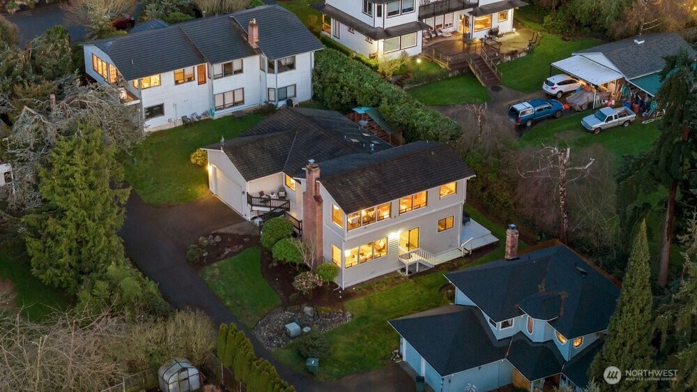 902 7th Avenue S, Edmonds, WA 98020