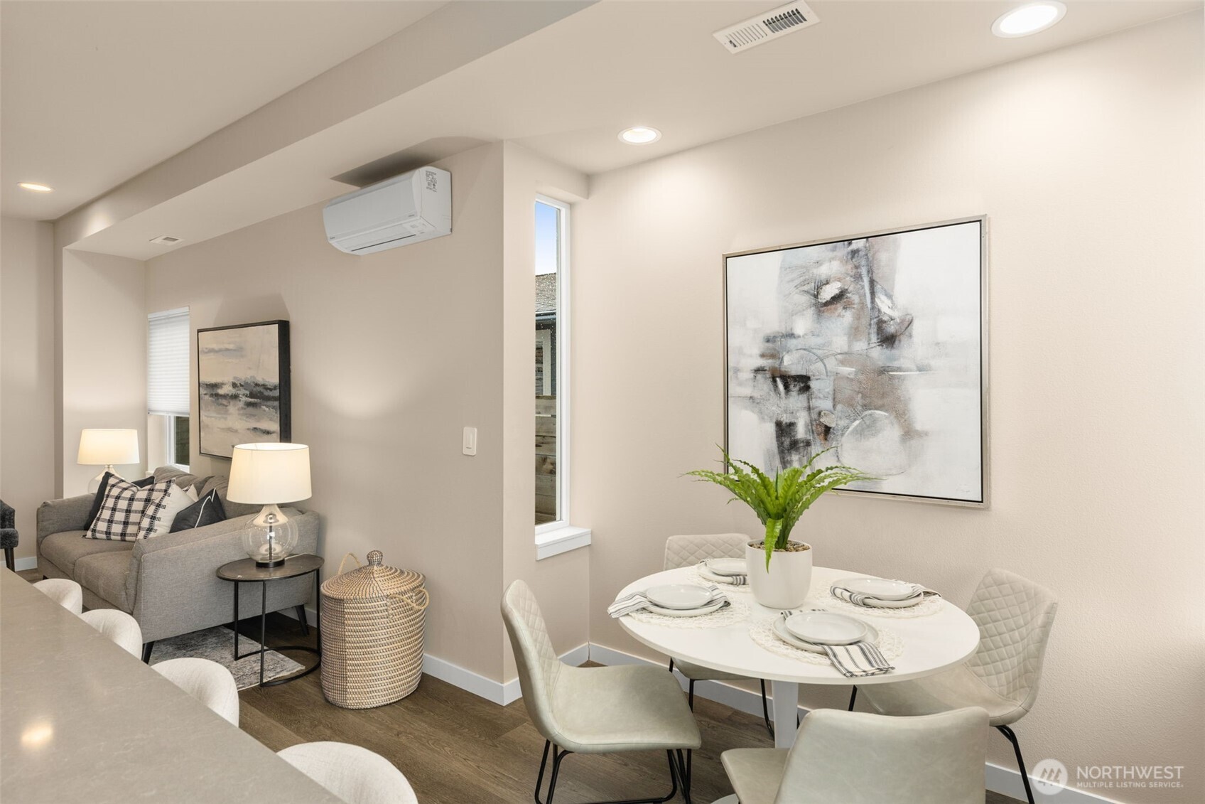 3928 S Findlay Street , Seattle, WA 98118
