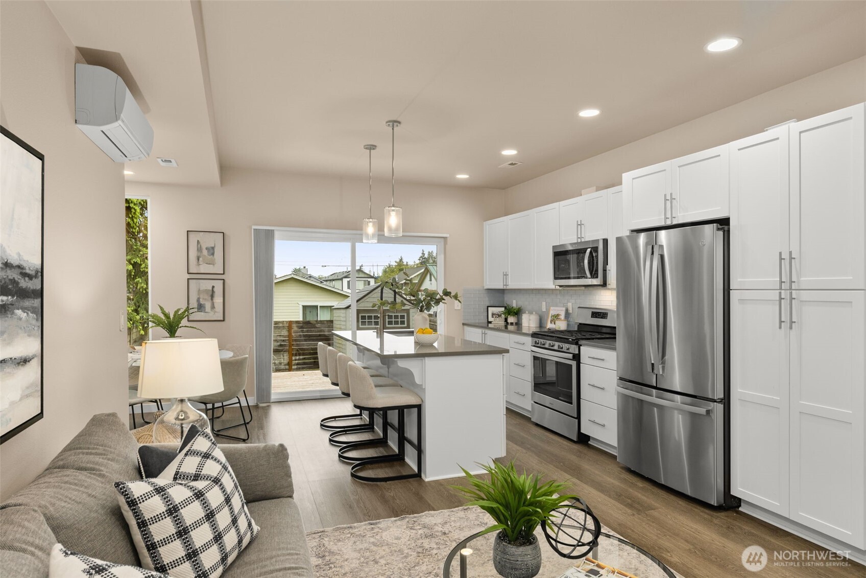 3928 S Findlay Street , Seattle, WA 98118