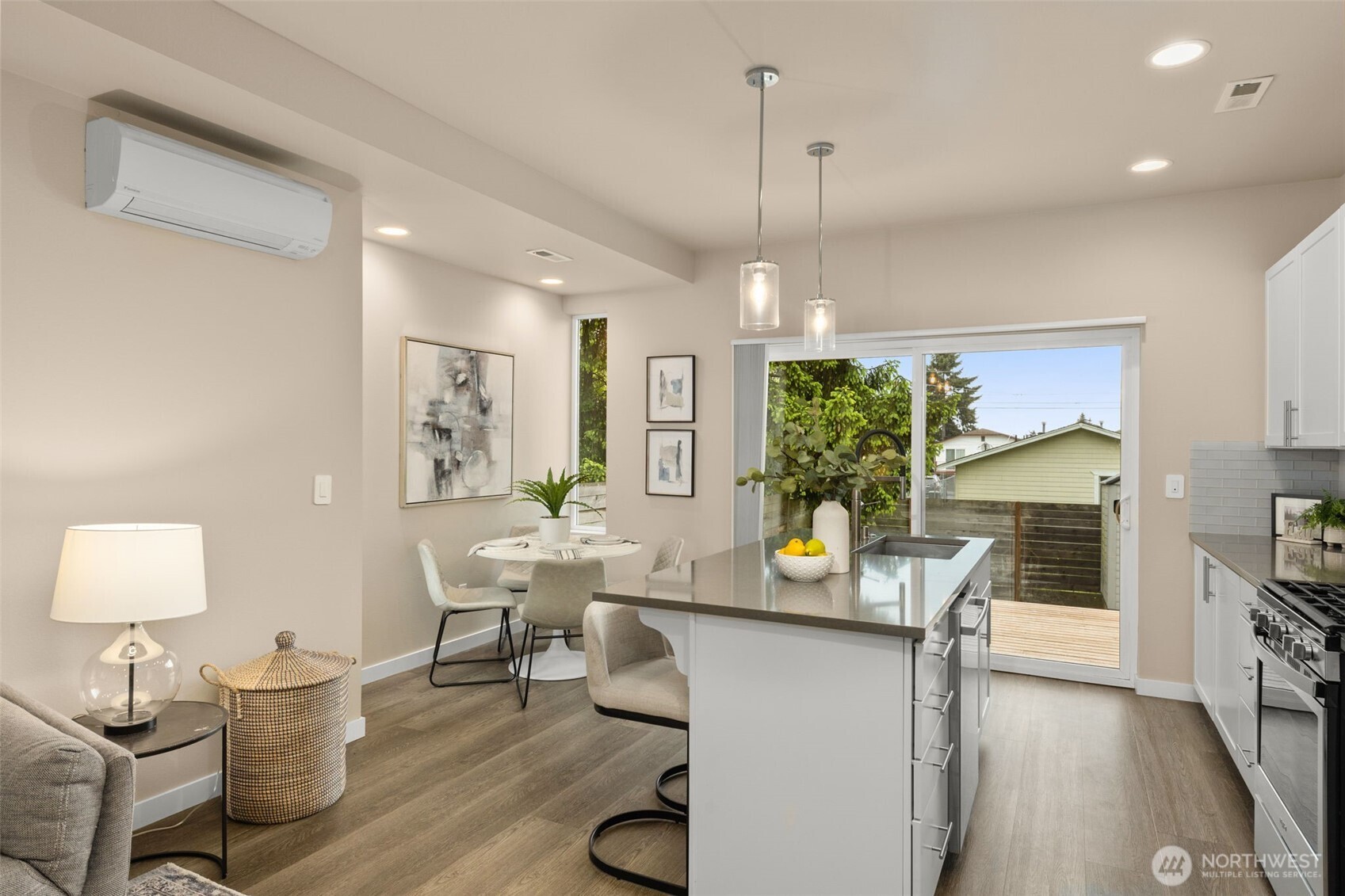 3928 S Findlay Street , Seattle, WA 98118