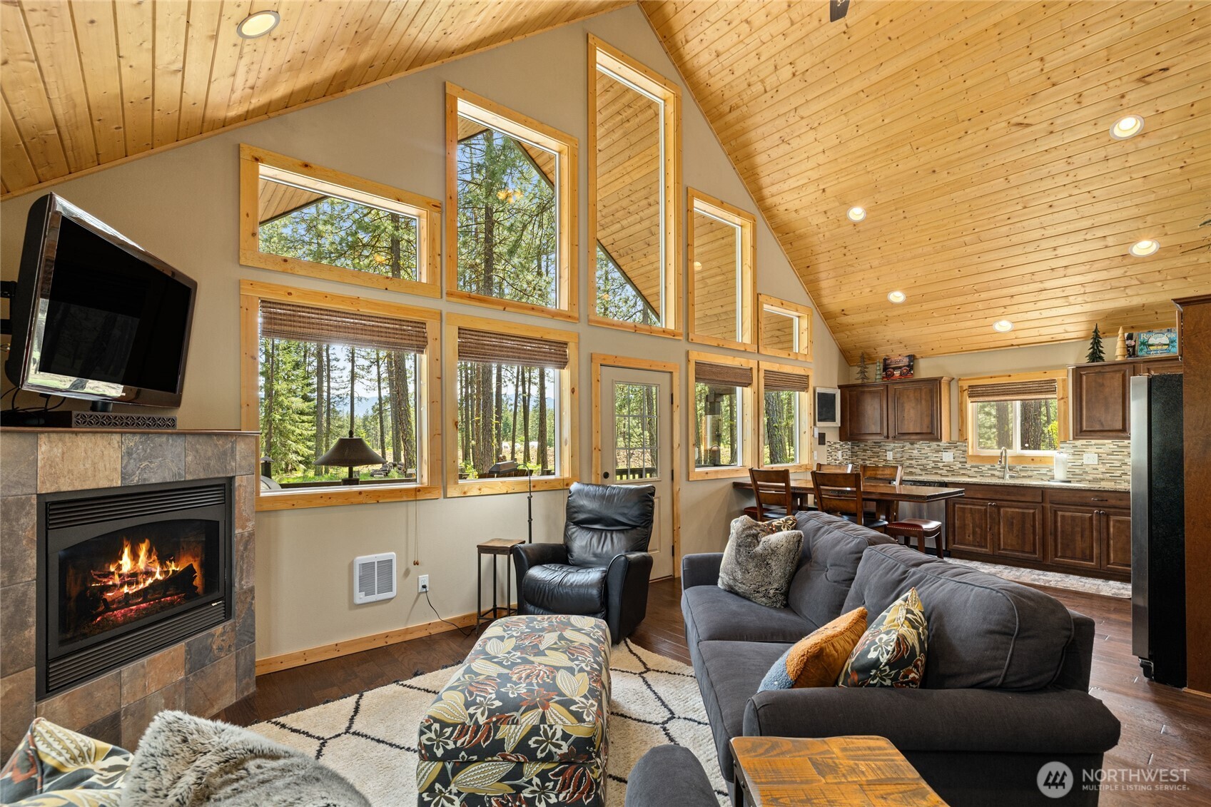910 Bakers Road , Ronald, WA 98940