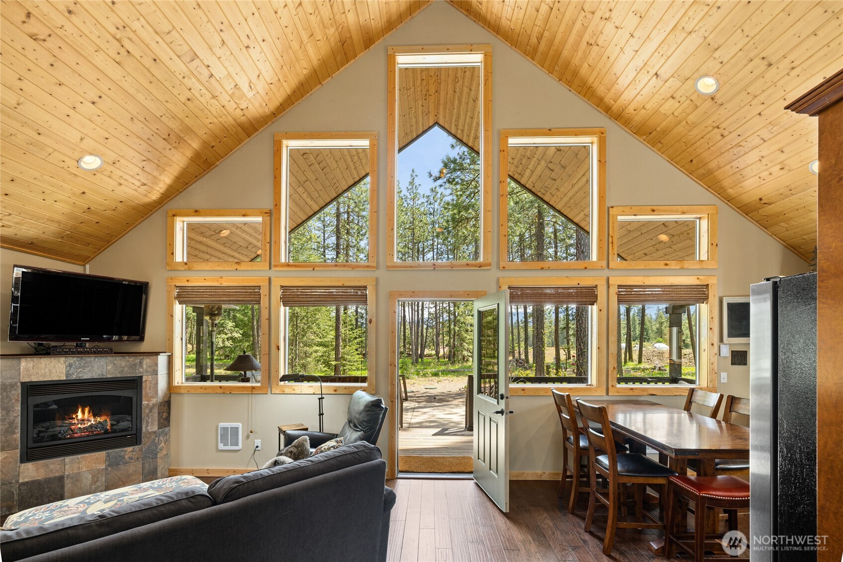 910 Bakers Road , Ronald, WA 98940