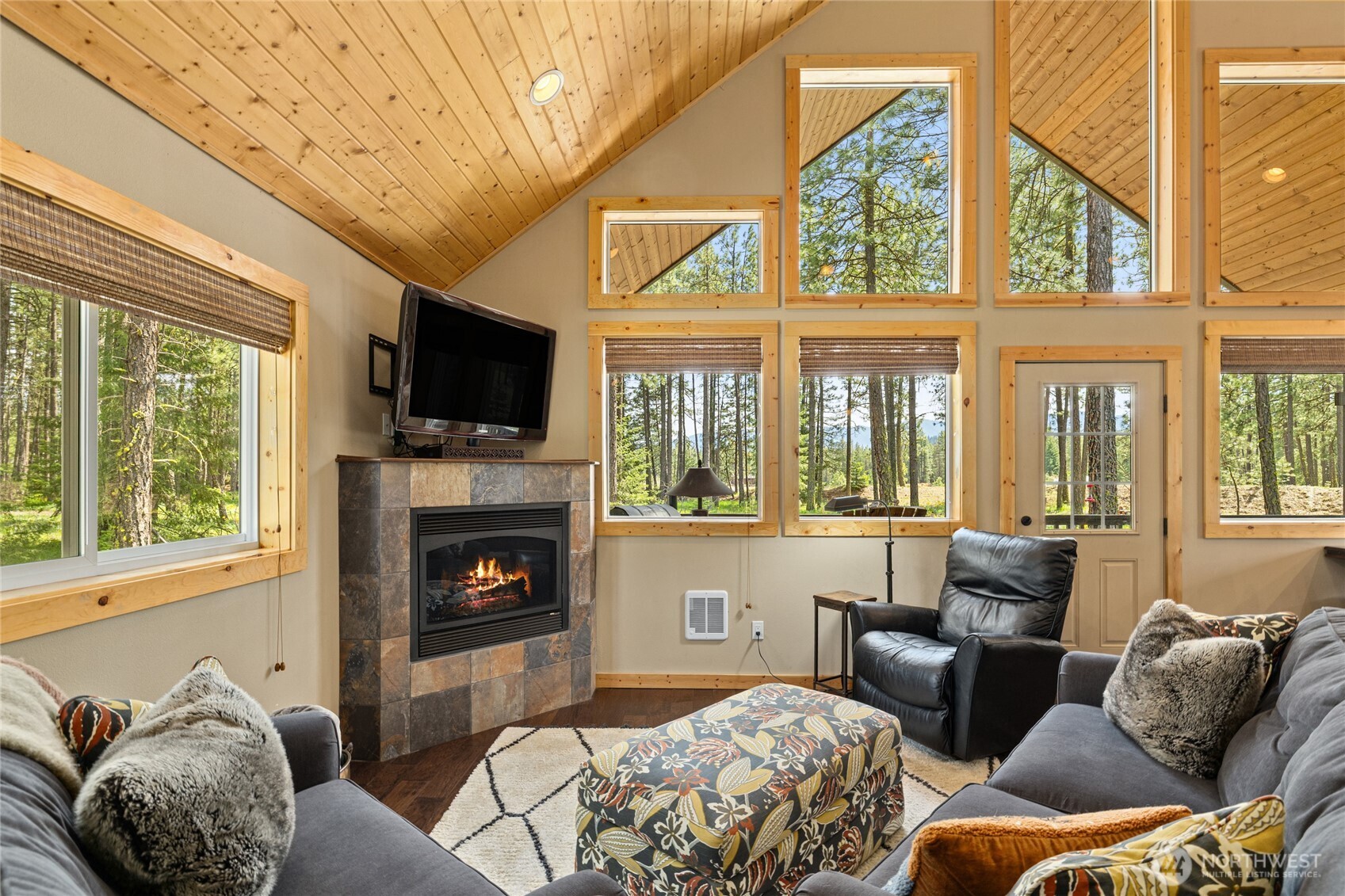 910 Bakers Road , Ronald, WA 98940