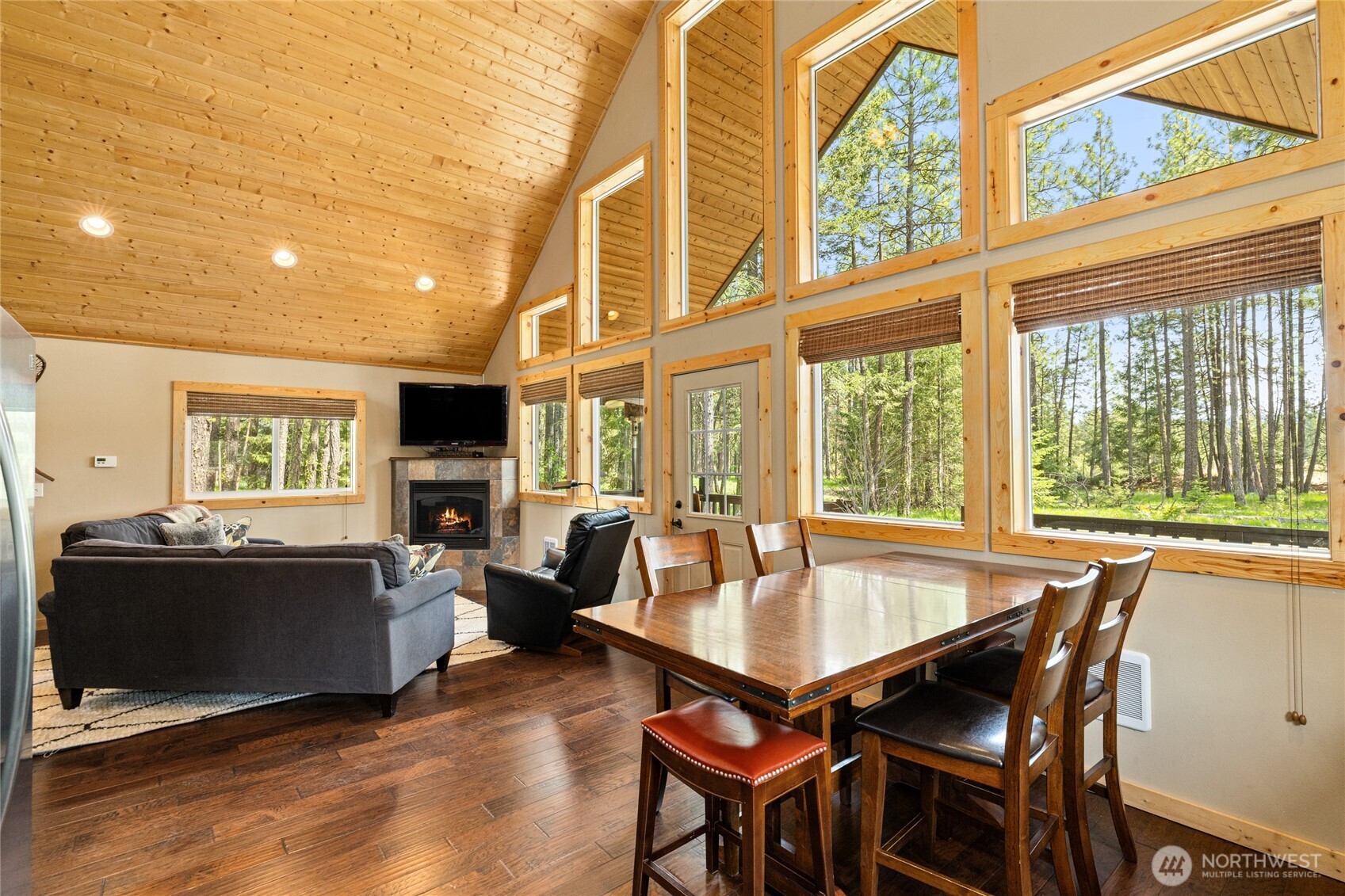 910 Bakers Road , Ronald, WA 98940