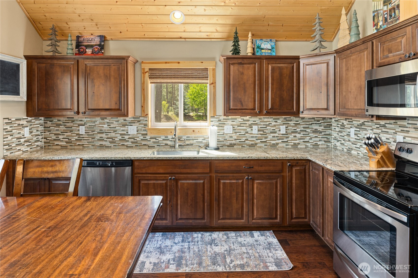 910 Bakers Road , Ronald, WA 98940