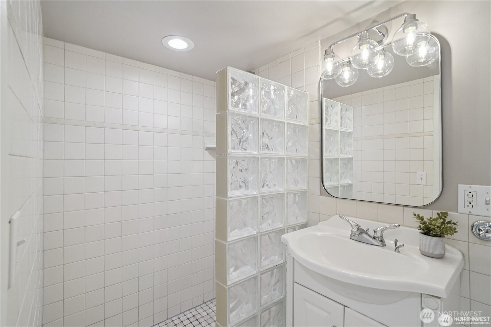 314 N 117th Street , Seattle, WA 98133