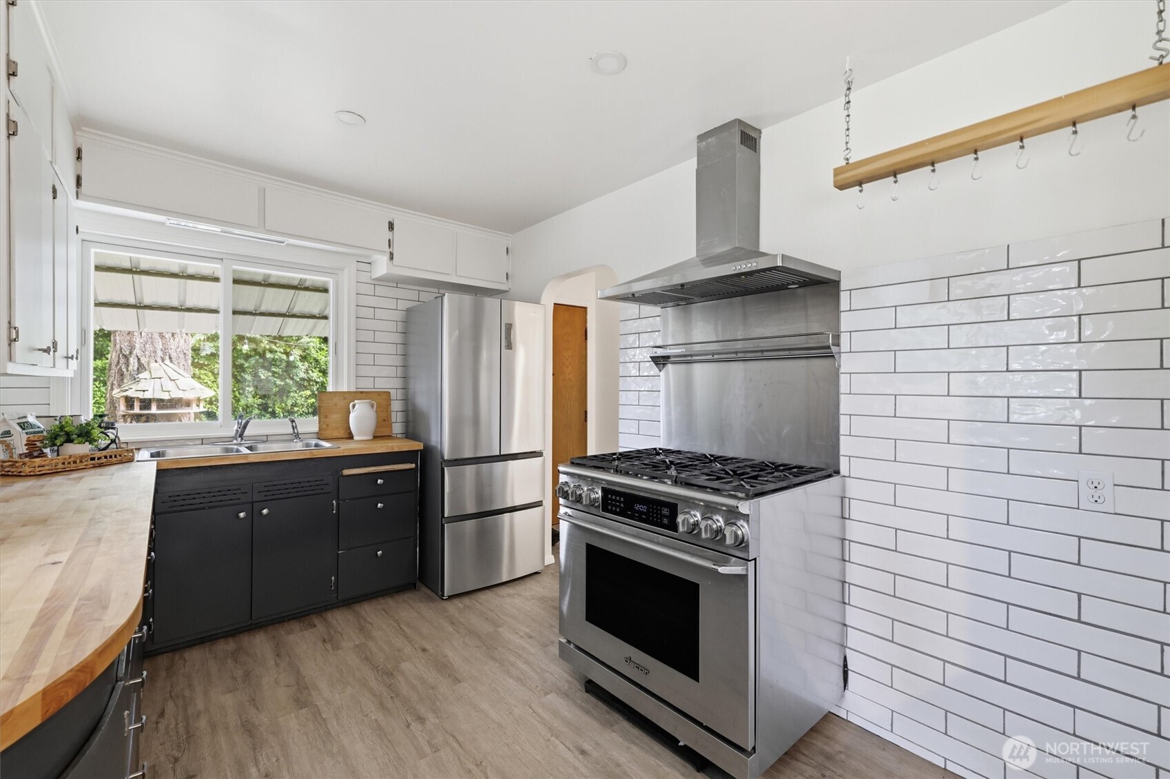 1027 S 124th Street , Seattle, WA 98168
