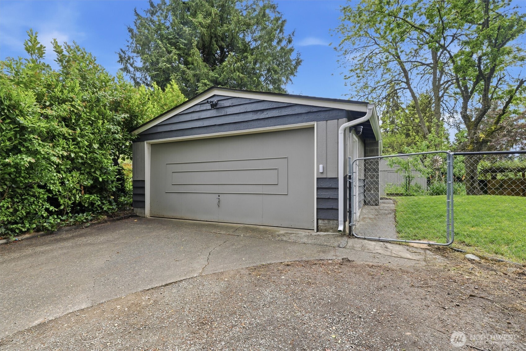 1027 S 124th Street , Seattle, WA 98168