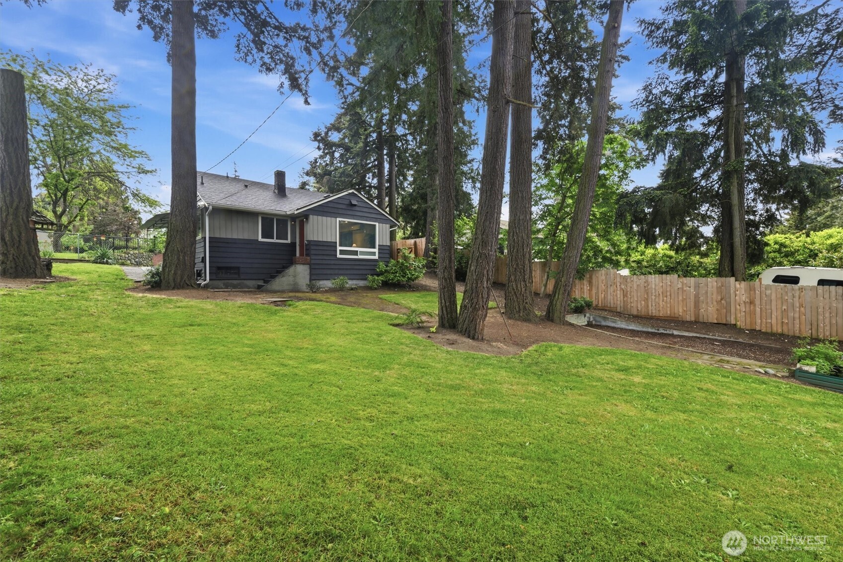 1027 S 124th Street , Seattle, WA 98168