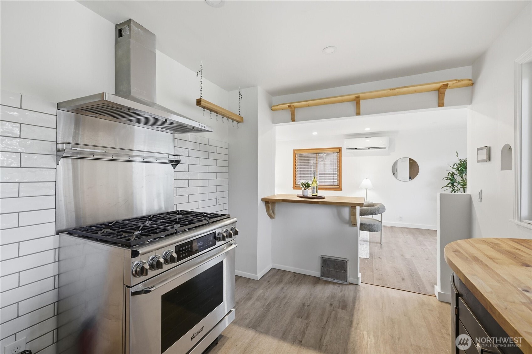 1027 S 124th Street , Seattle, WA 98168