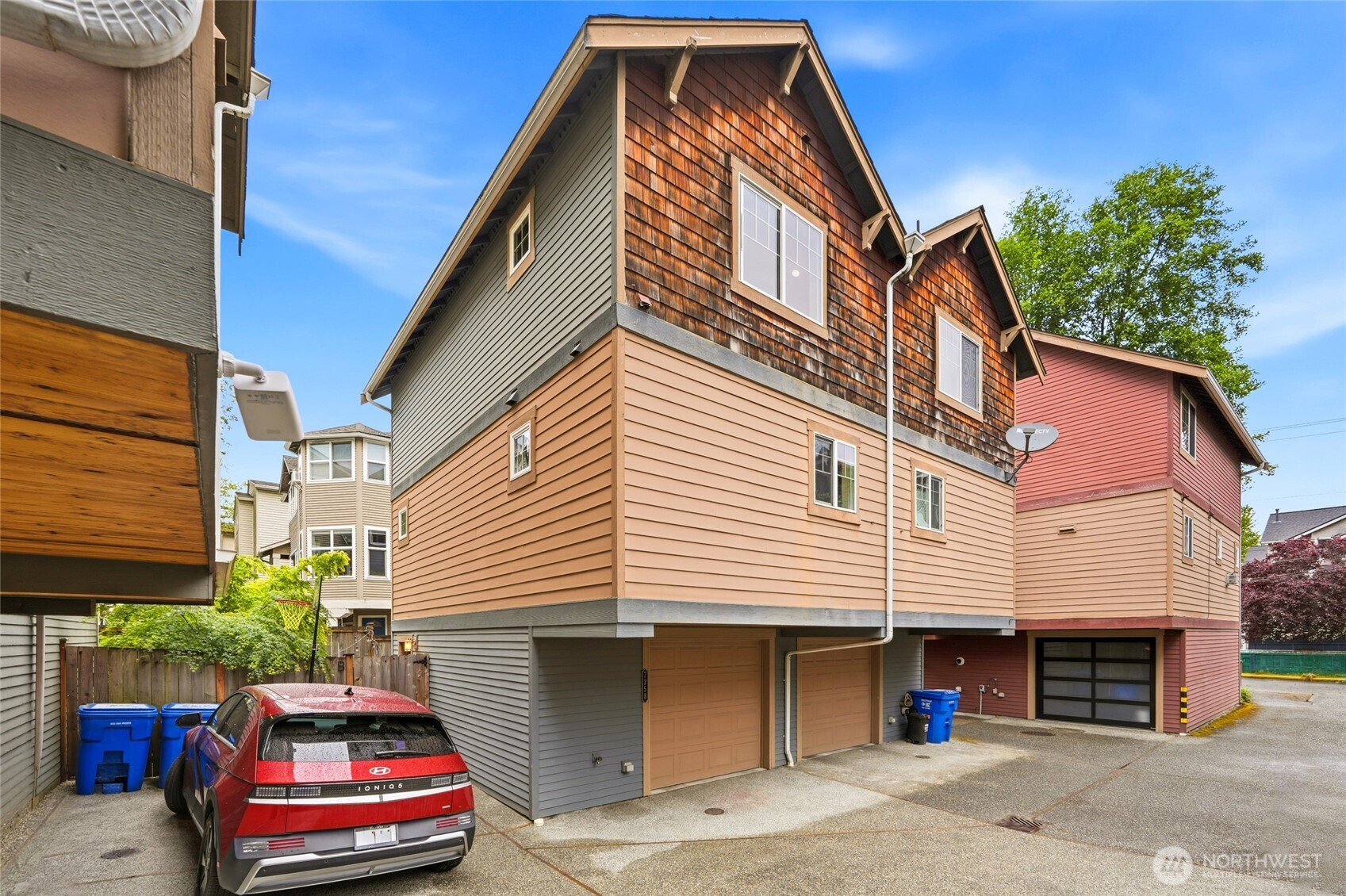 725 N 95th Street #B, Seattle, WA 98103