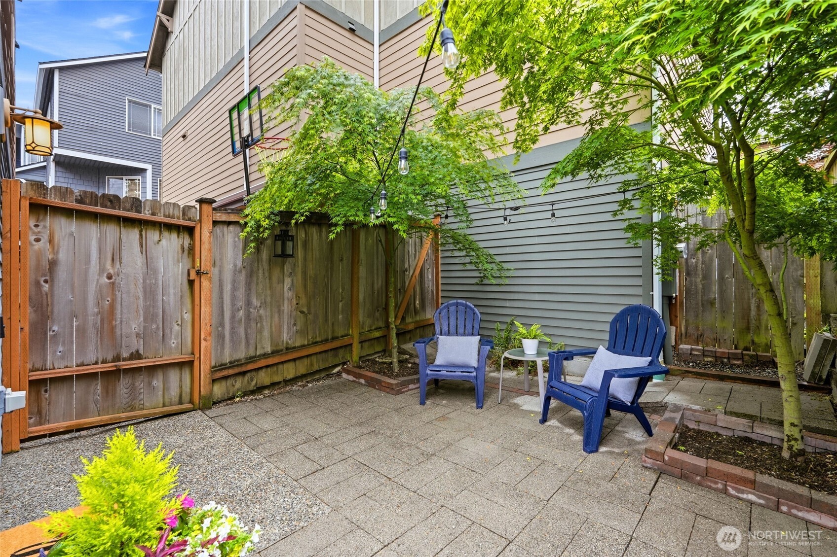 725 N 95th Street #B, Seattle, WA 98103