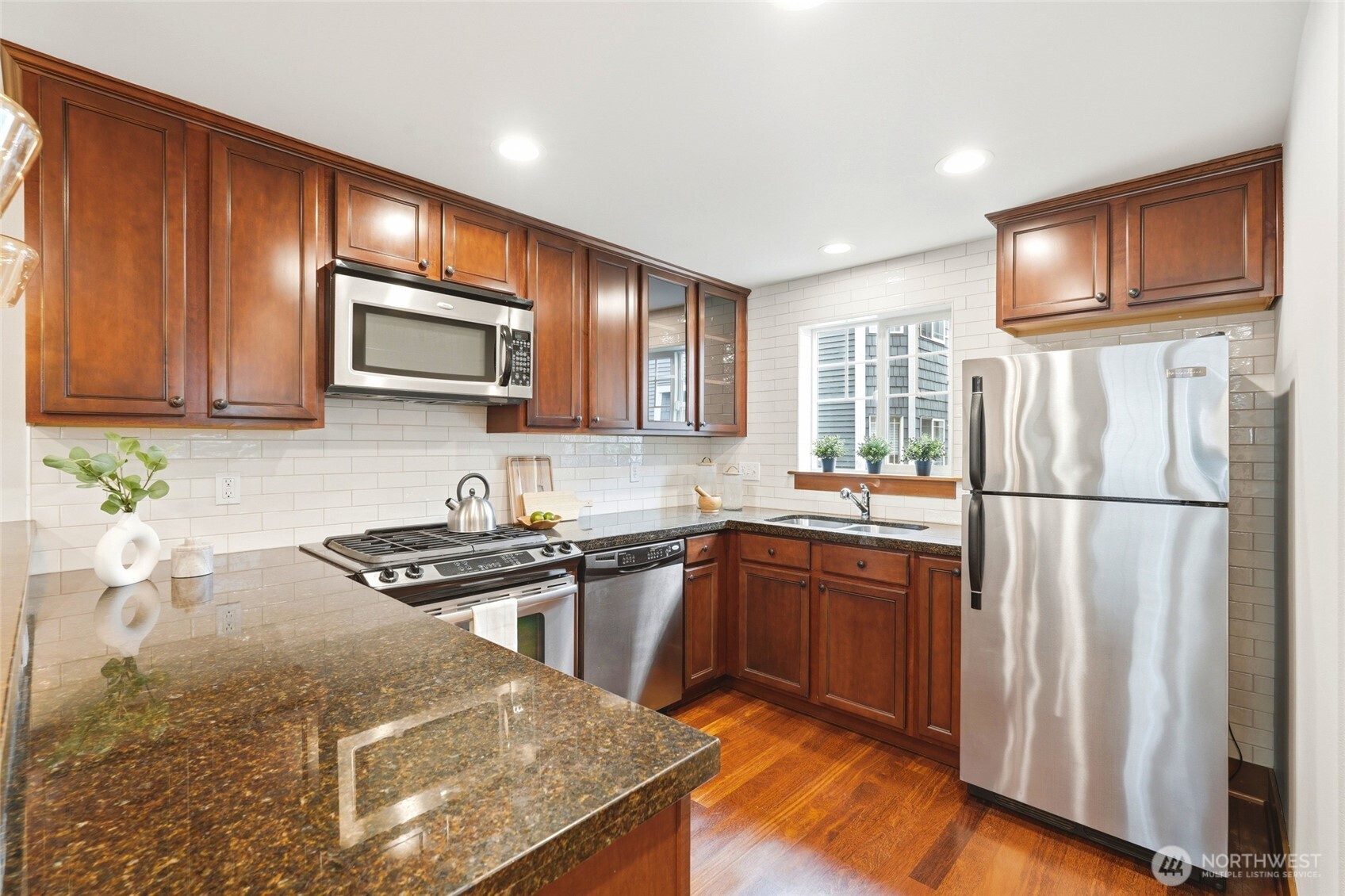 725 N 95th Street #B, Seattle, WA 98103