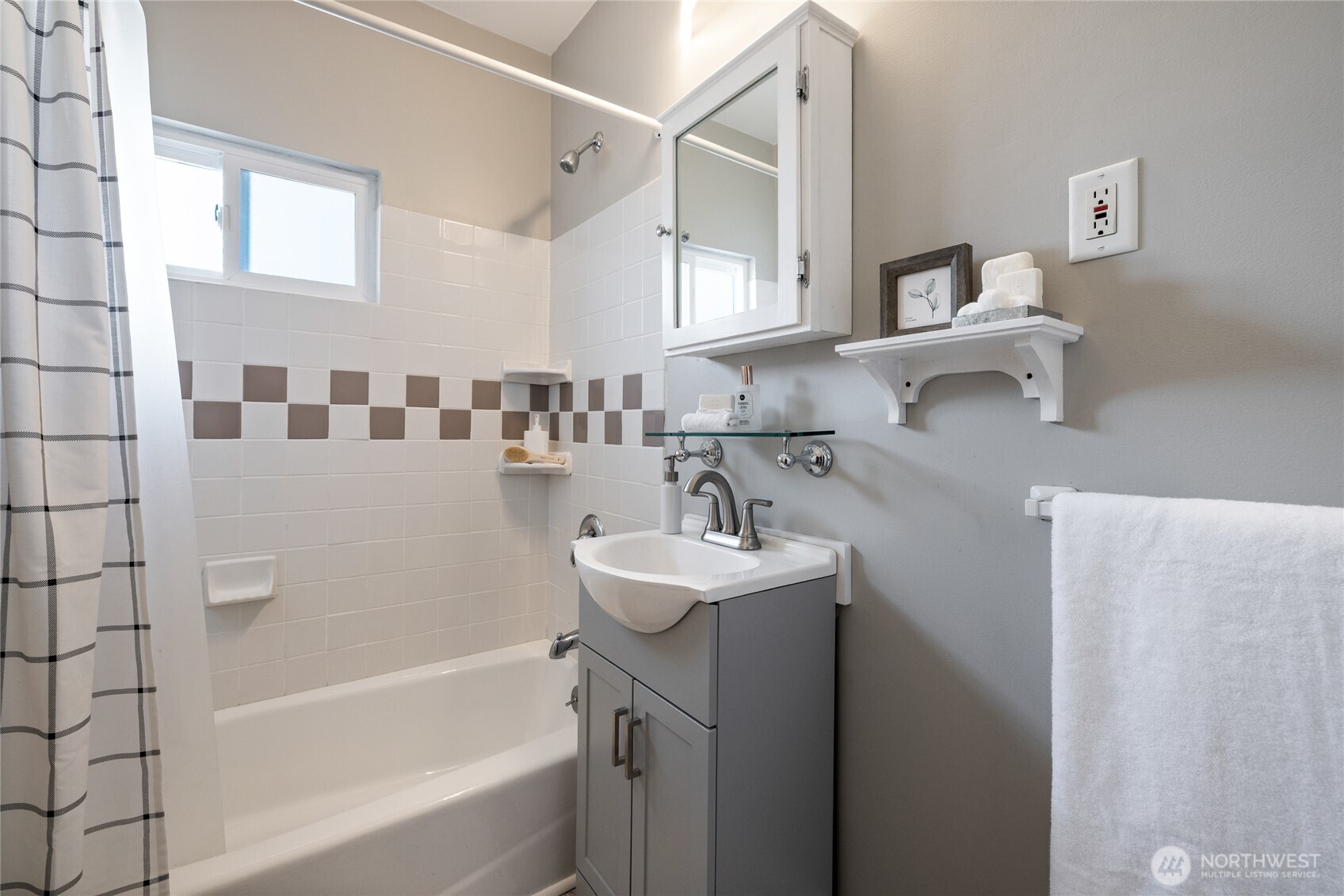1908 N Anderson Street , Tacoma, WA 98406