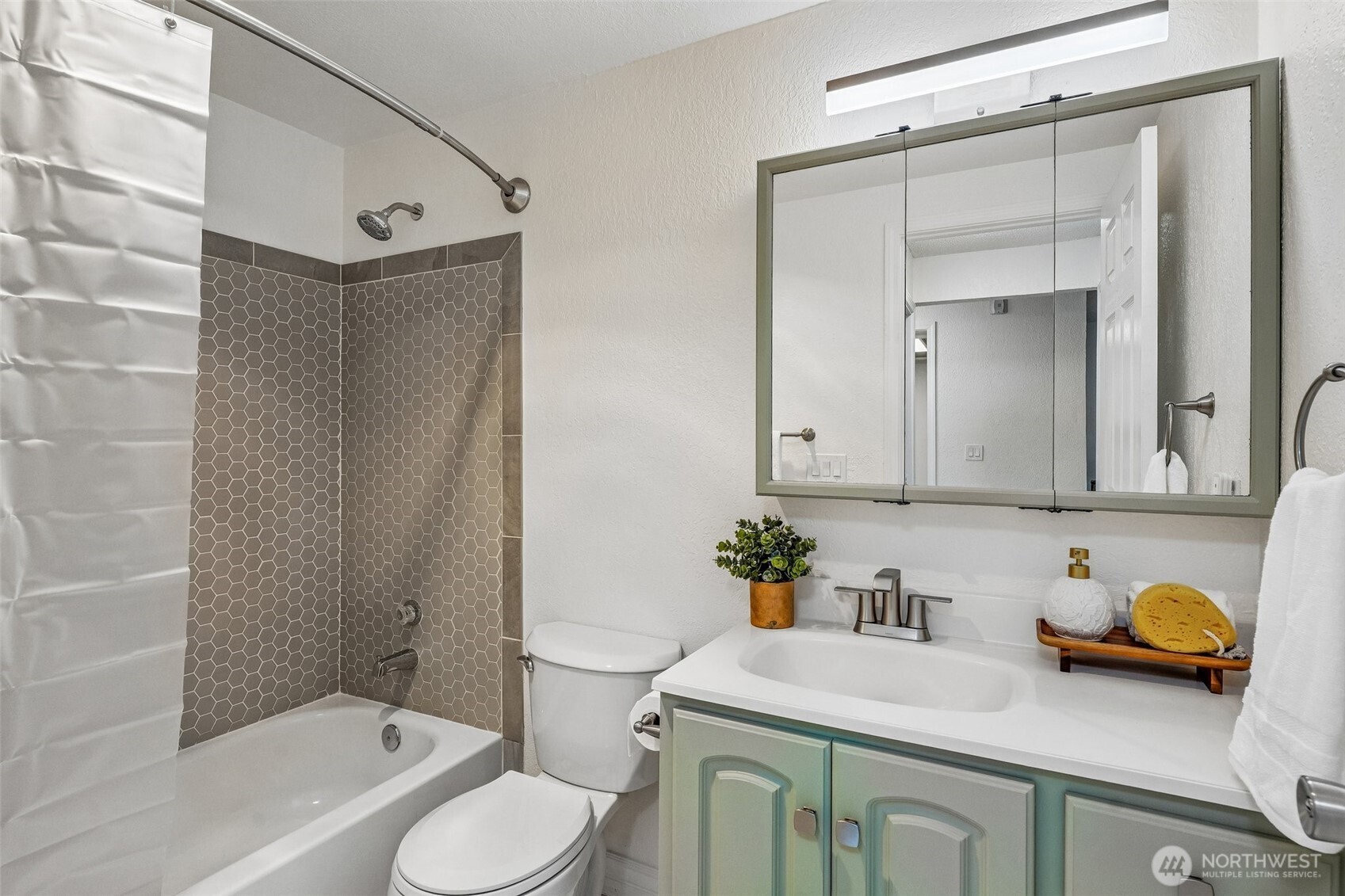 33011 18th Place S #F106, Federal Way, WA 98003