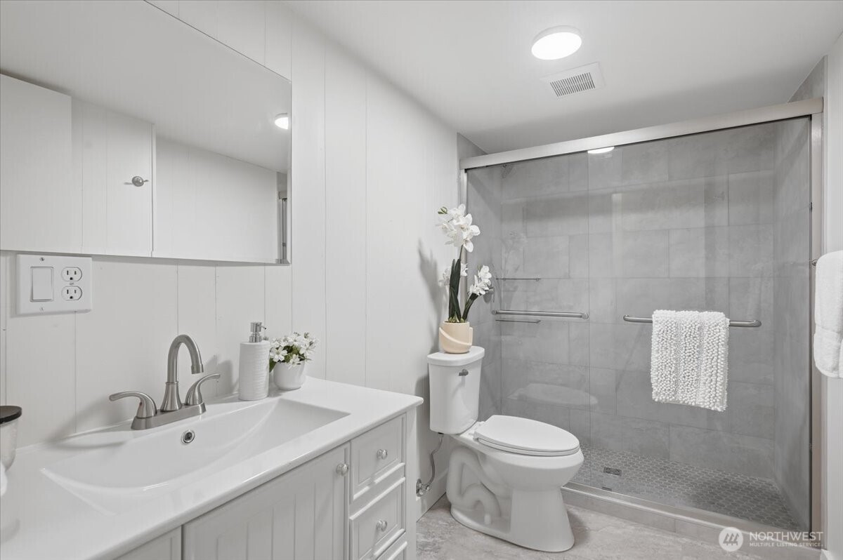 12214 NE 138th Place , Kirkland, WA 98034