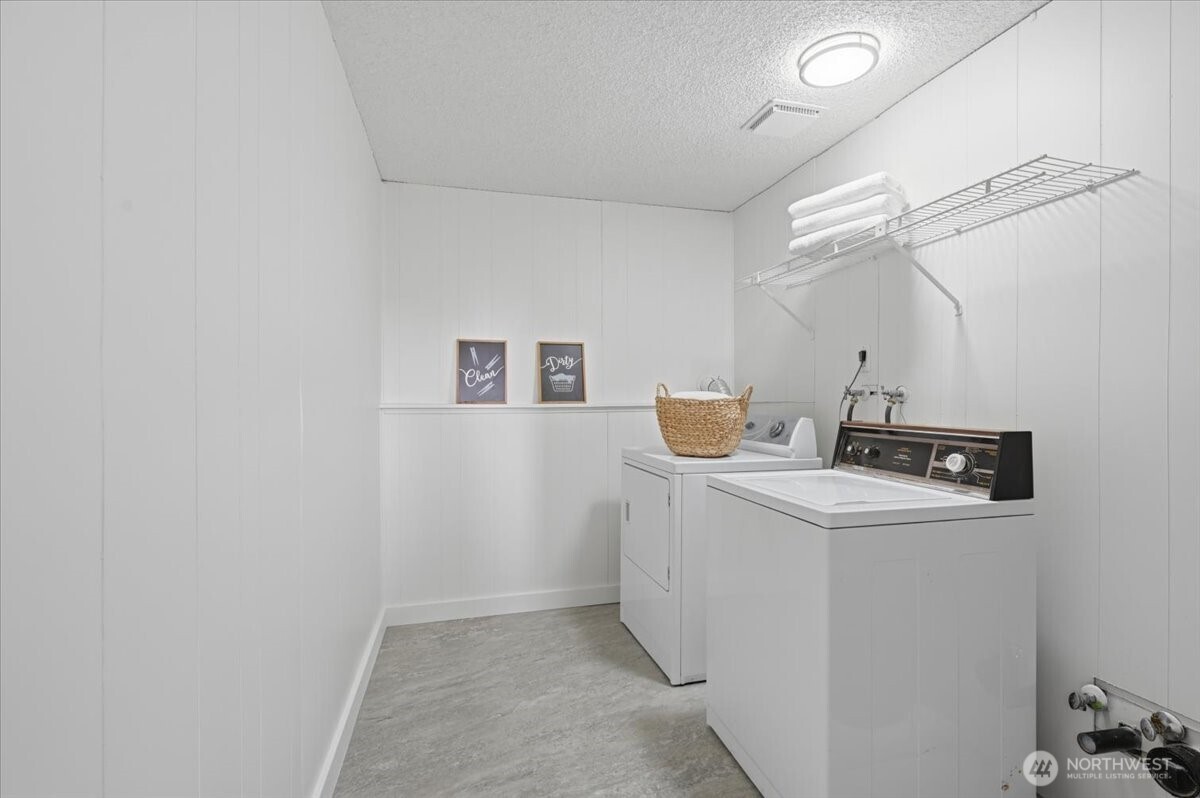 12214 NE 138th Place , Kirkland, WA 98034
