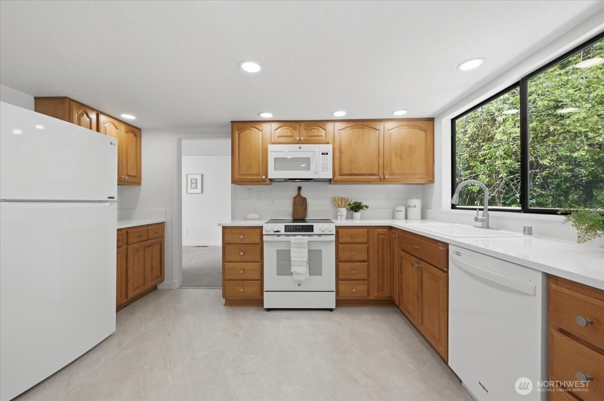 12214 NE 138th Place , Kirkland, WA 98034