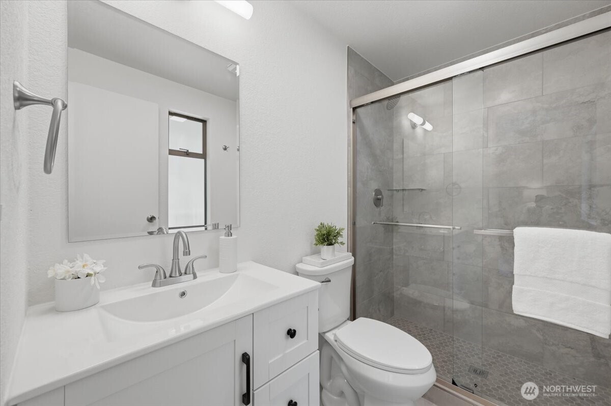 12214 NE 138th Place , Kirkland, WA 98034