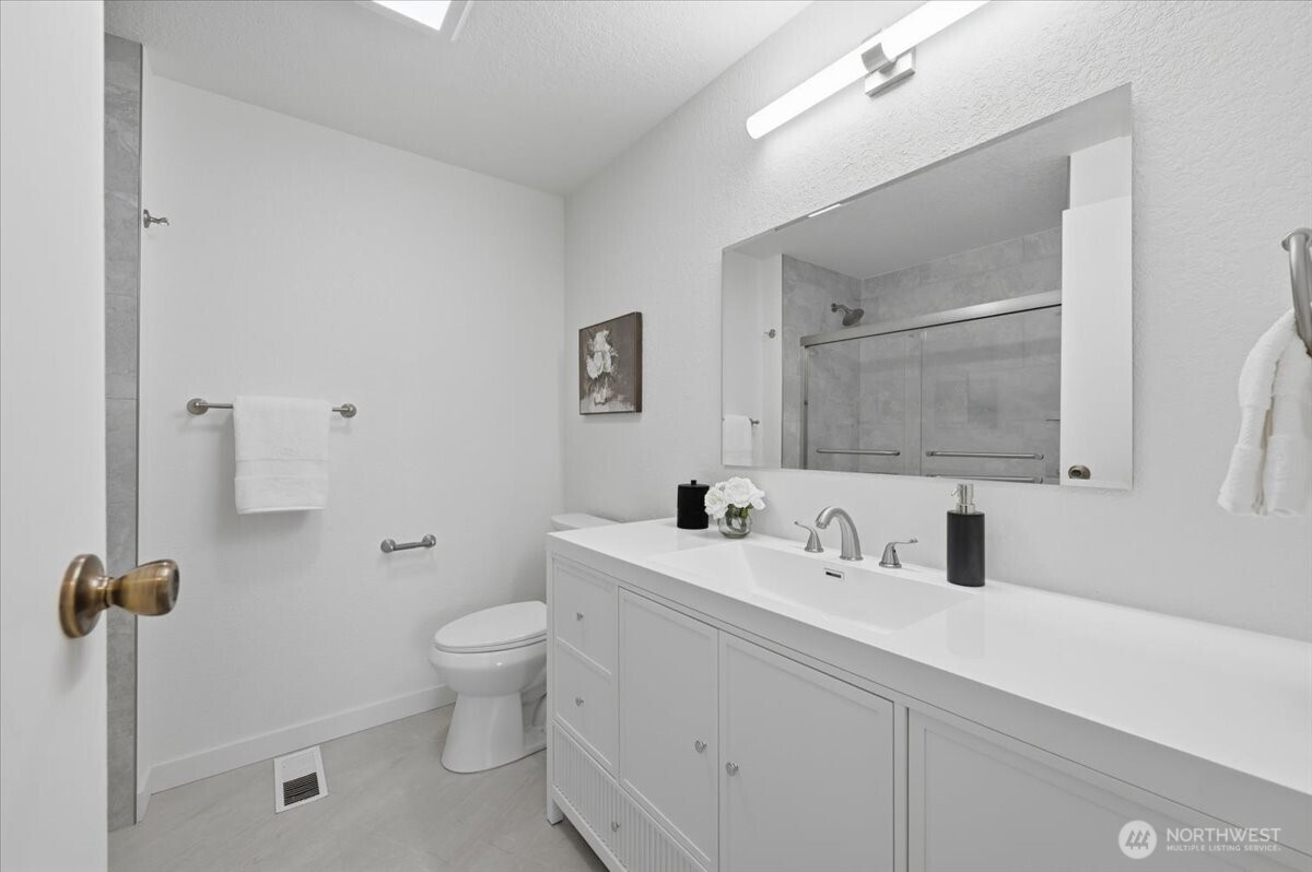 12214 NE 138th Place , Kirkland, WA 98034