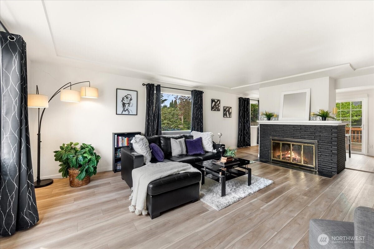 6134 S D Street , Tacoma, WA 98408