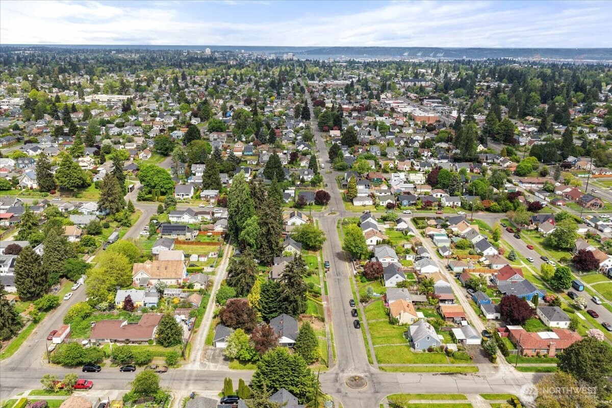 6134 S D Street , Tacoma, WA 98408