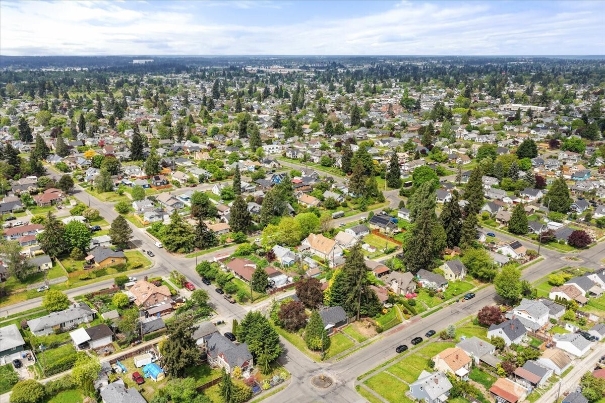 6134 S D Street , Tacoma, WA 98408