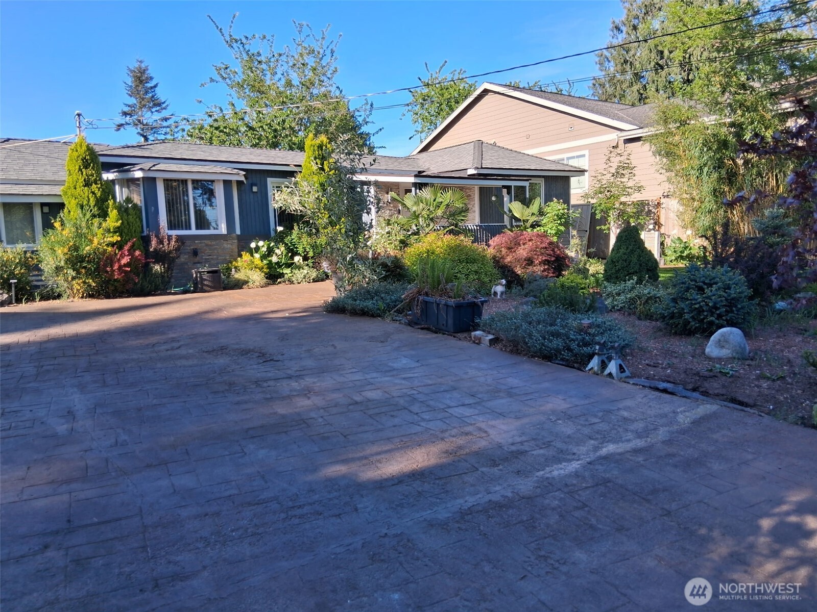 8242 S 128th Street , Seattle, WA 98178
