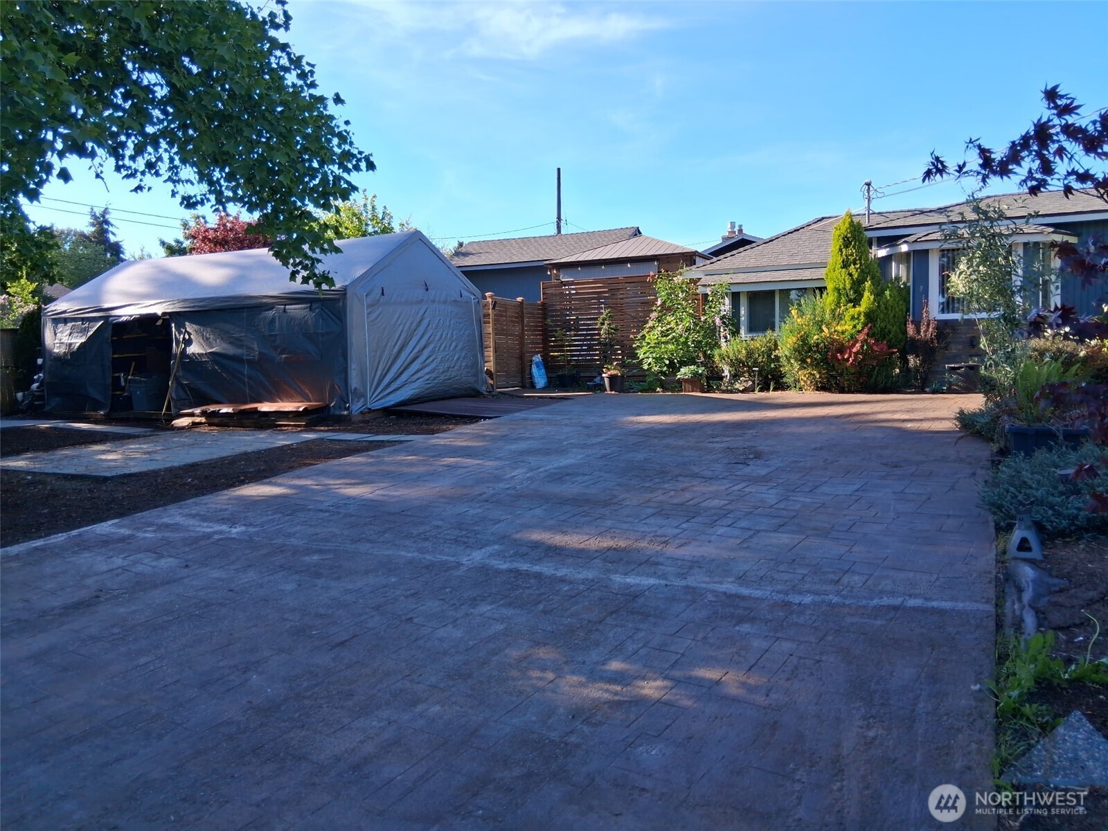 8242 S 128th Street , Seattle, WA 98178