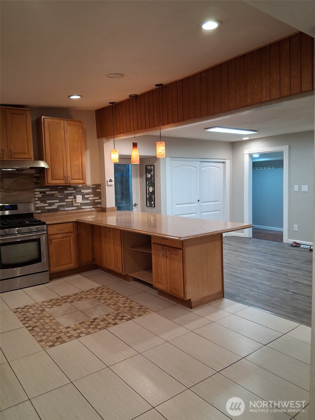 8242 S 128th Street , Seattle, WA 98178