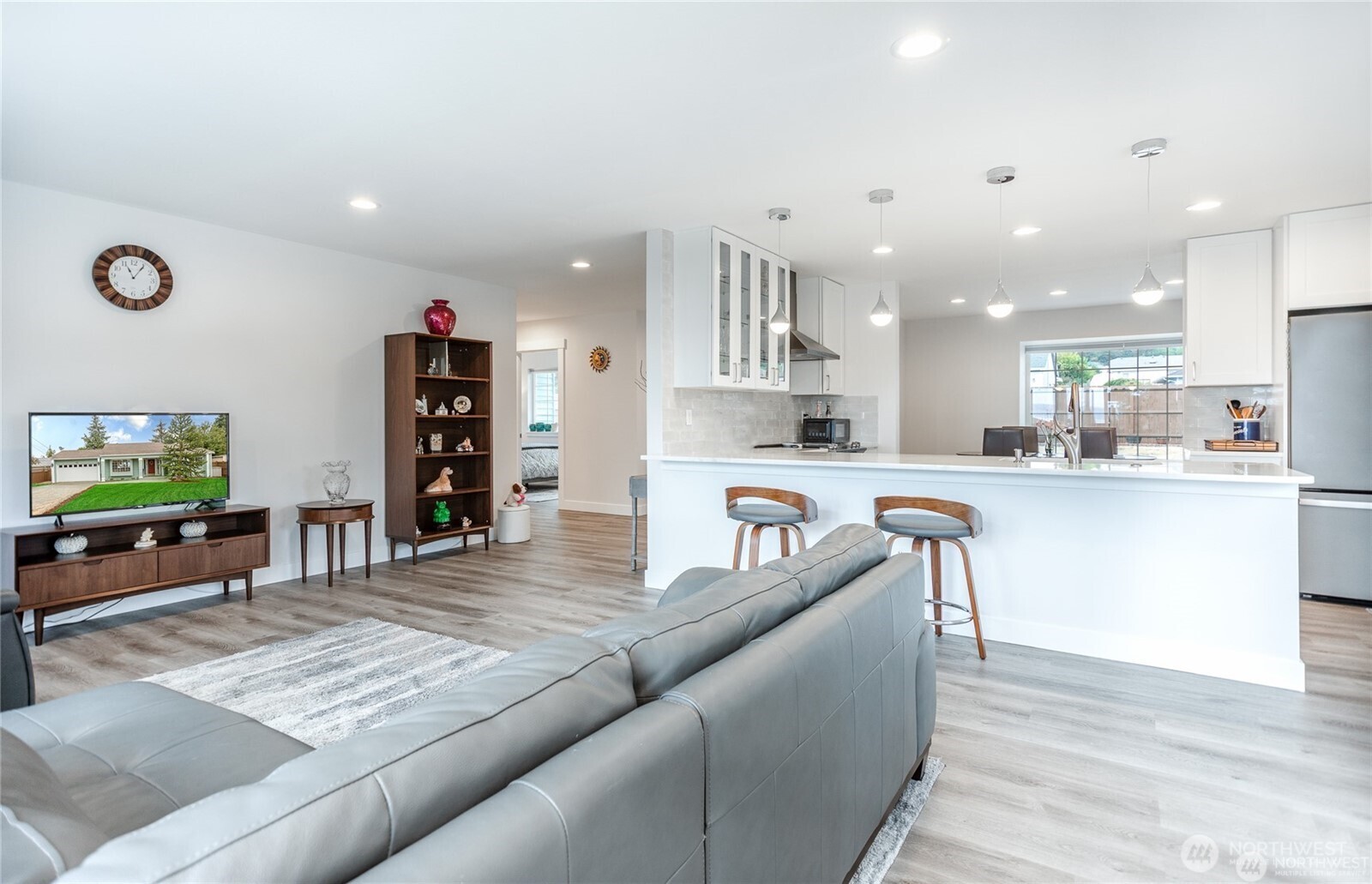 1517 SE Camano Drive , Camano Island, WA 98282