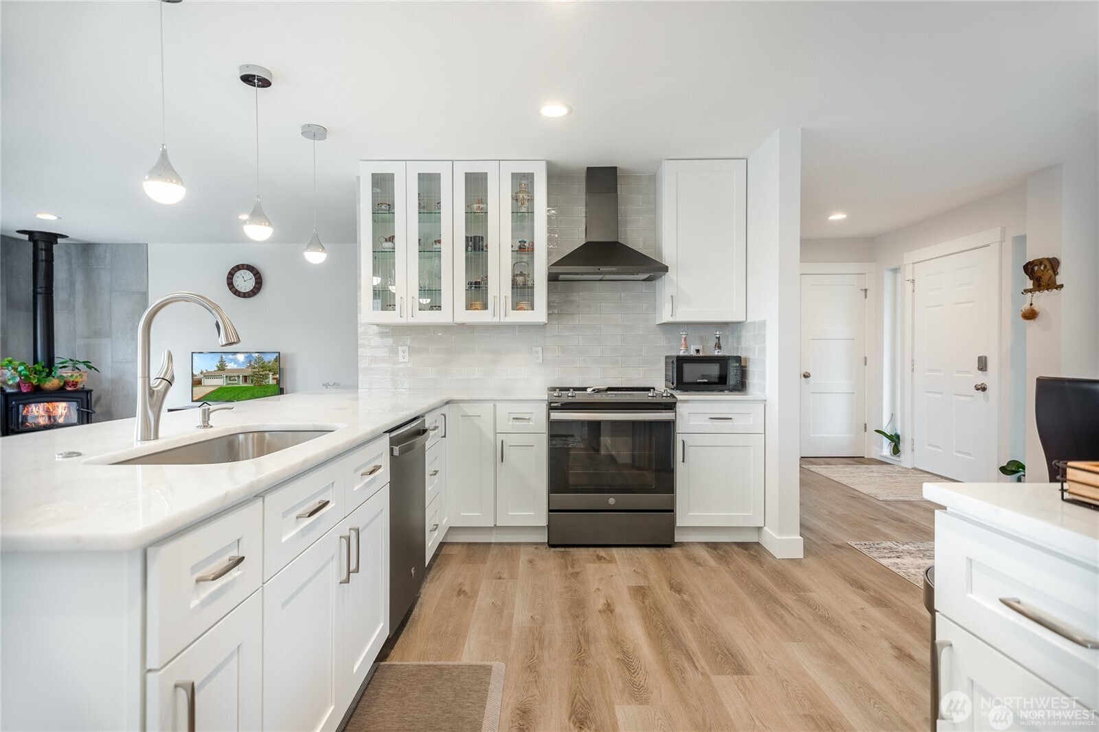 1517 SE Camano Drive , Camano Island, WA 98282