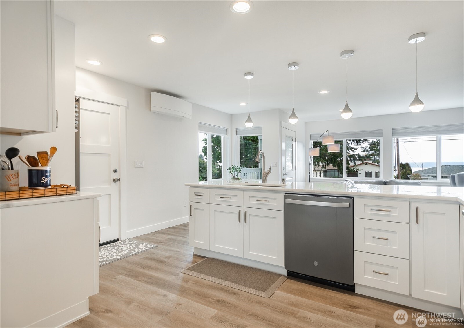1517 SE Camano Drive , Camano Island, WA 98282