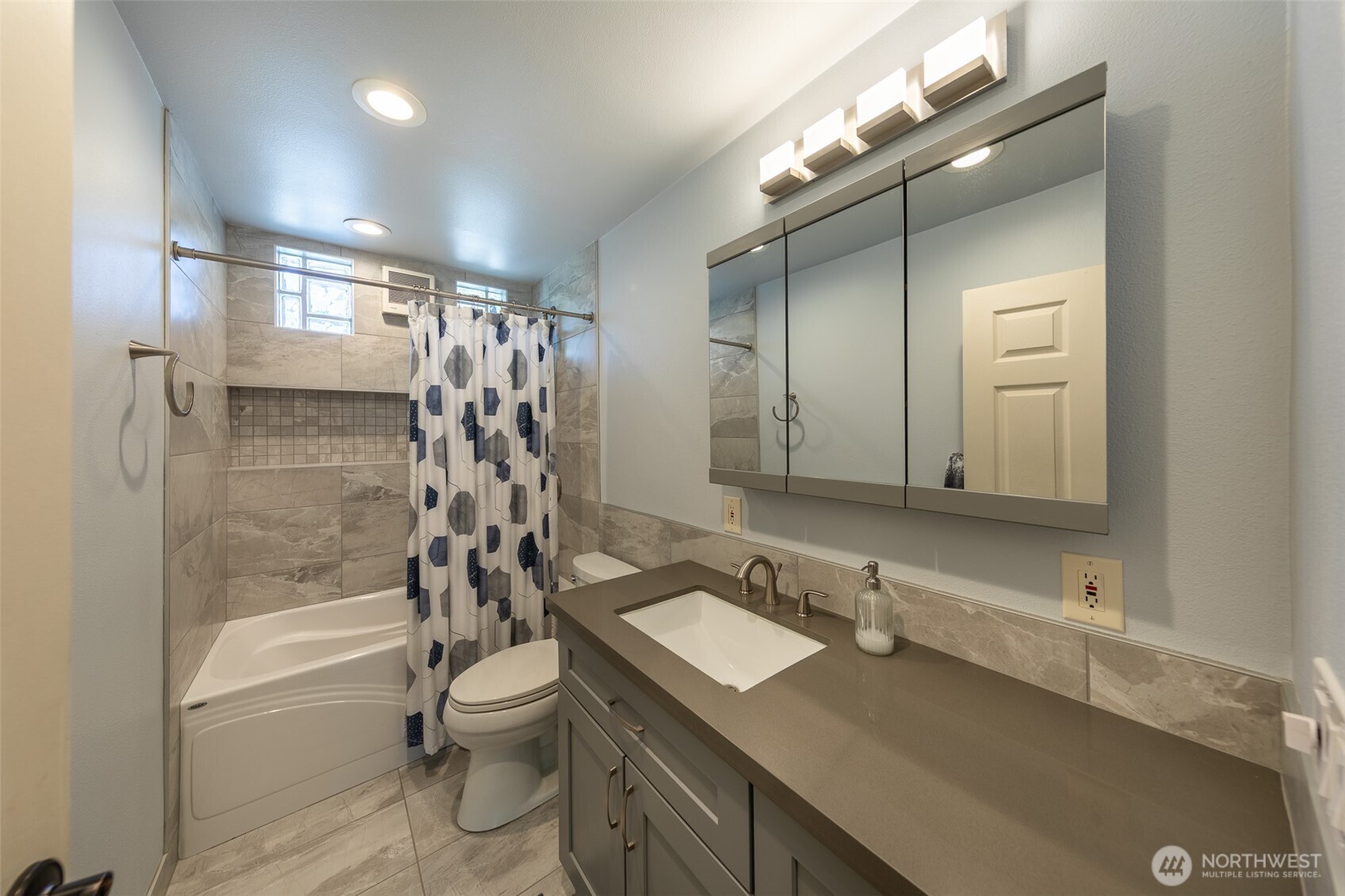 9617 Belmont Drive , Everett, WA 98208