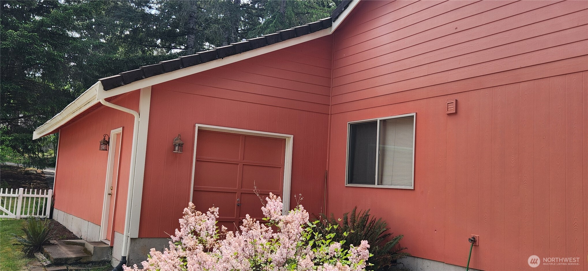 130 E Lakeland Way , Allyn, WA 98524