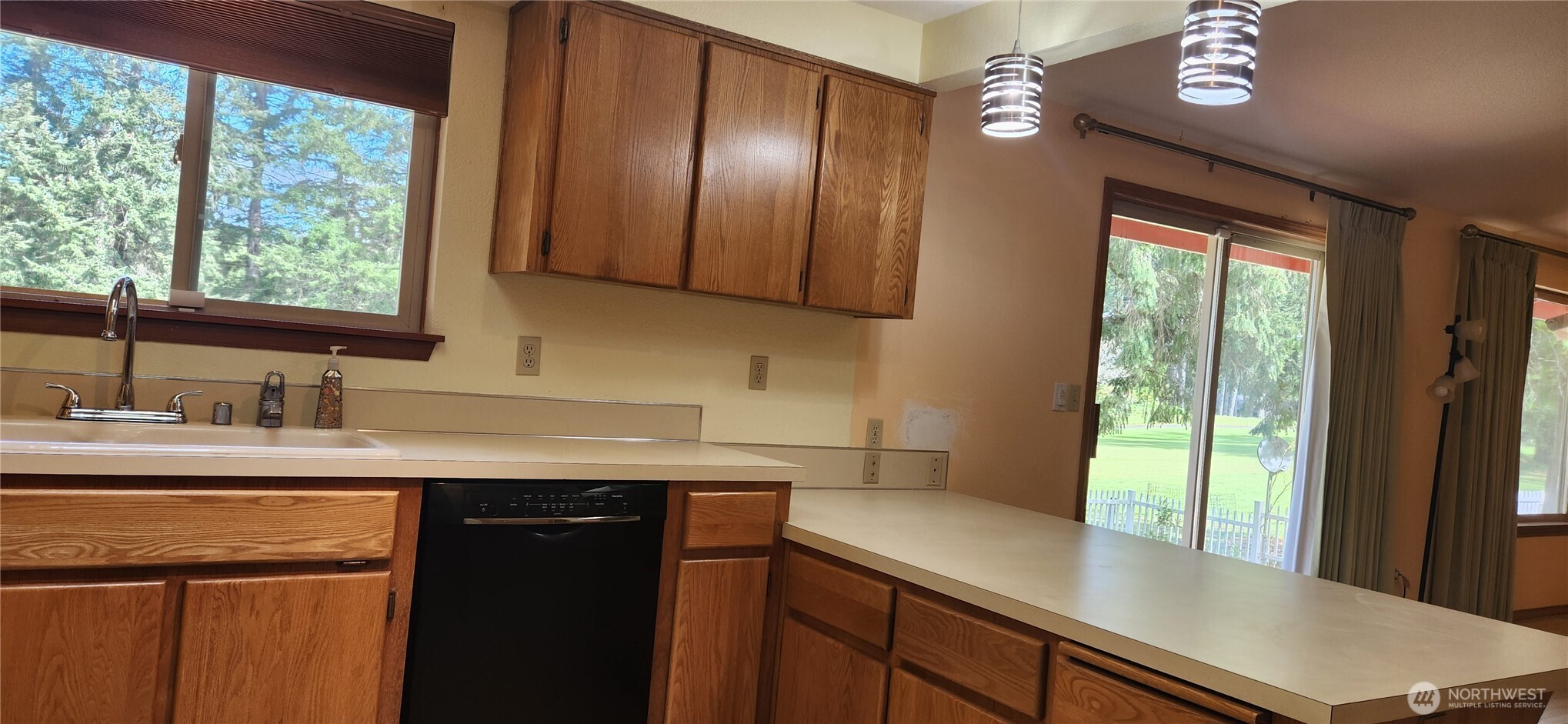 130 E Lakeland Way , Allyn, WA 98524