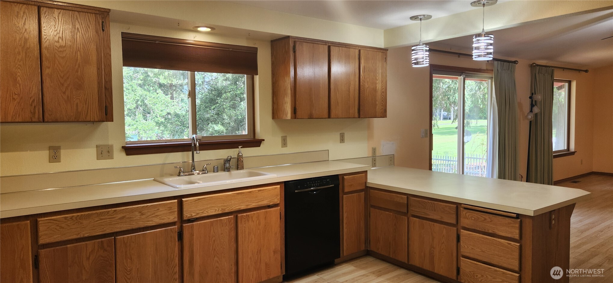 130 E Lakeland Way , Allyn, WA 98524