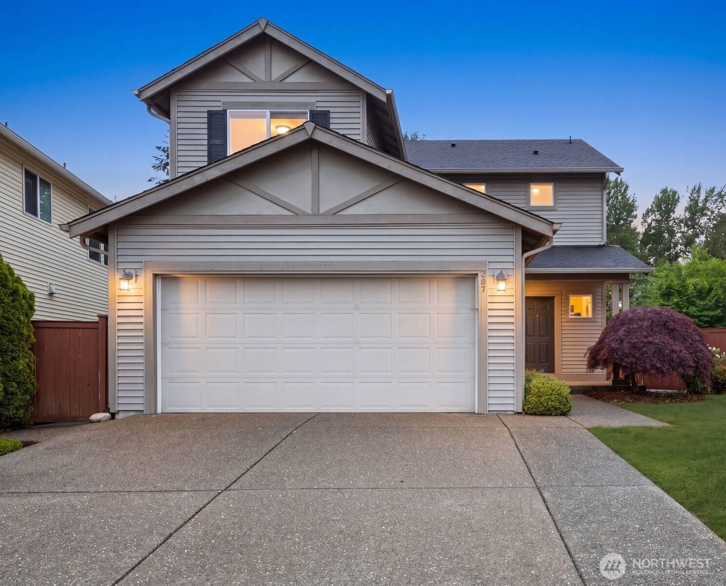 207 Edmonds Place NE, Renton, WA 98056-5816