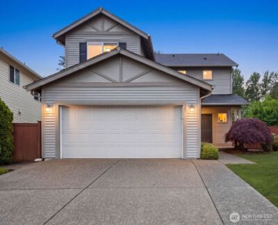 207 Edmonds Place NE, Renton, WA 98056-5816