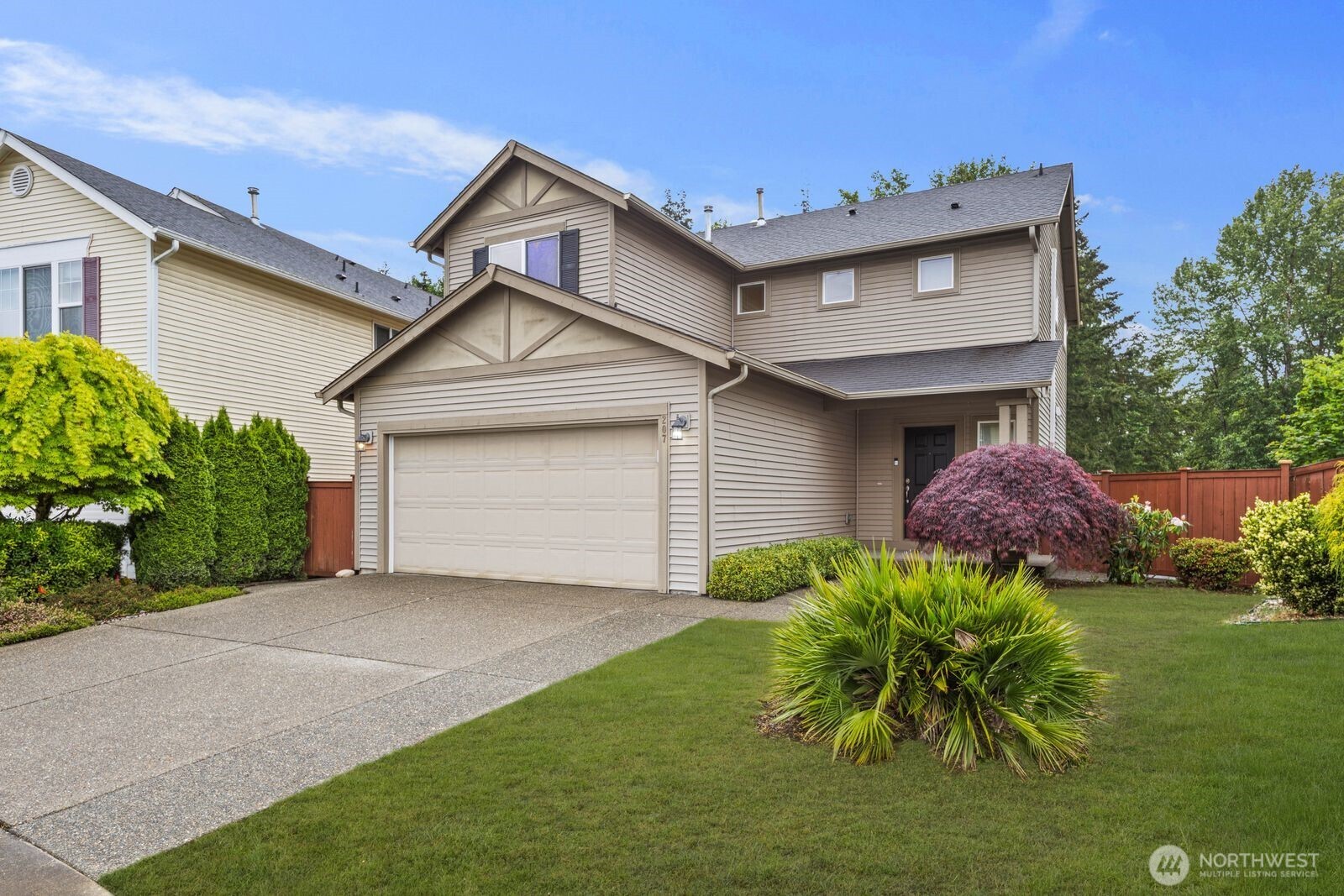 207 Edmonds Place NE, Renton, WA 98056-5816