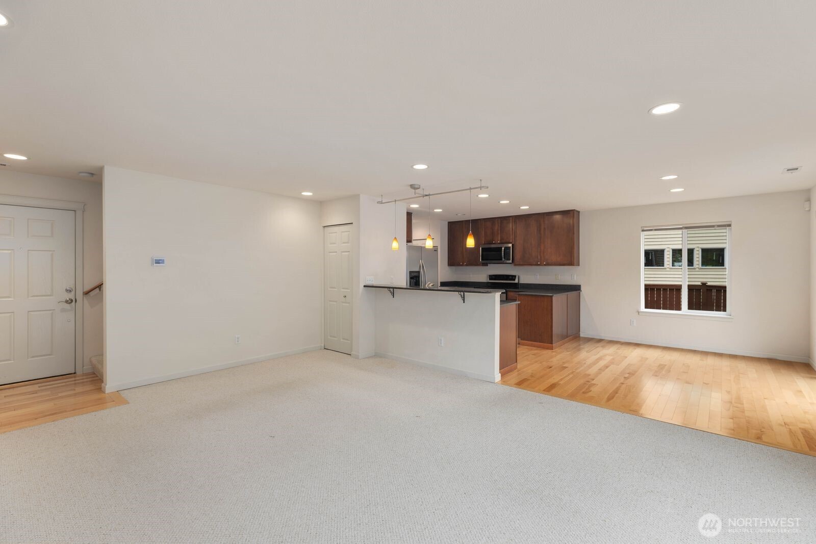 207 Edmonds Place NE, Renton, WA 98056-5816