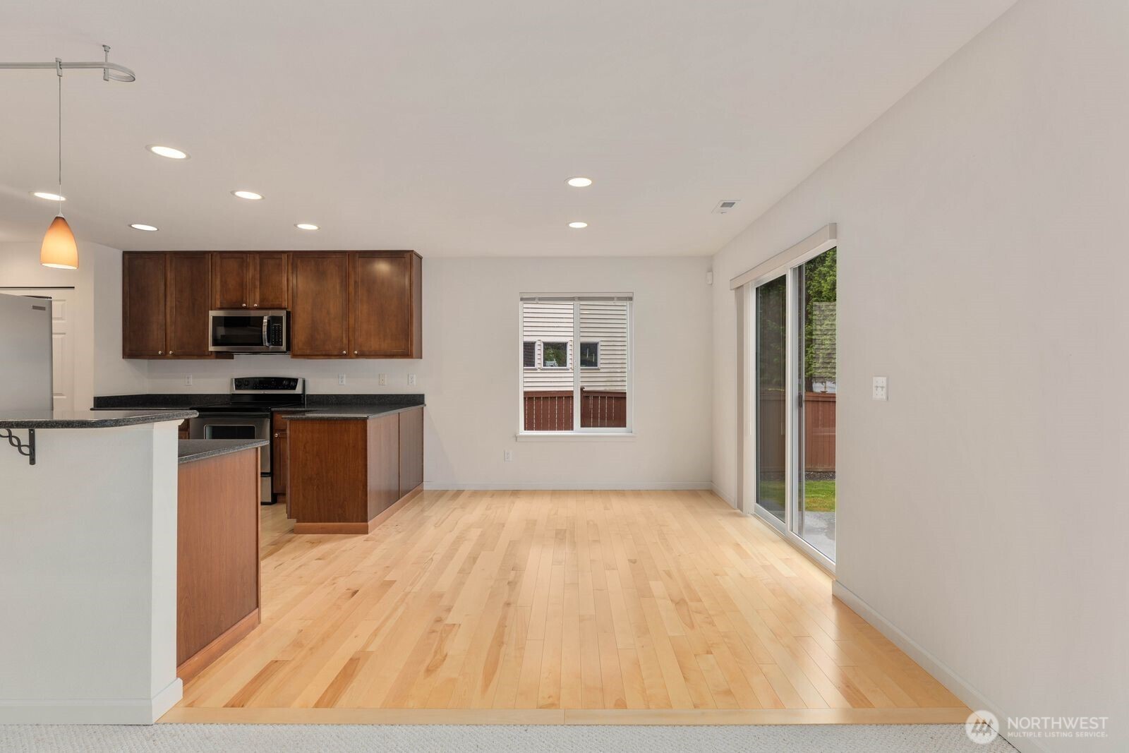 207 Edmonds Place NE, Renton, WA 98056-5816