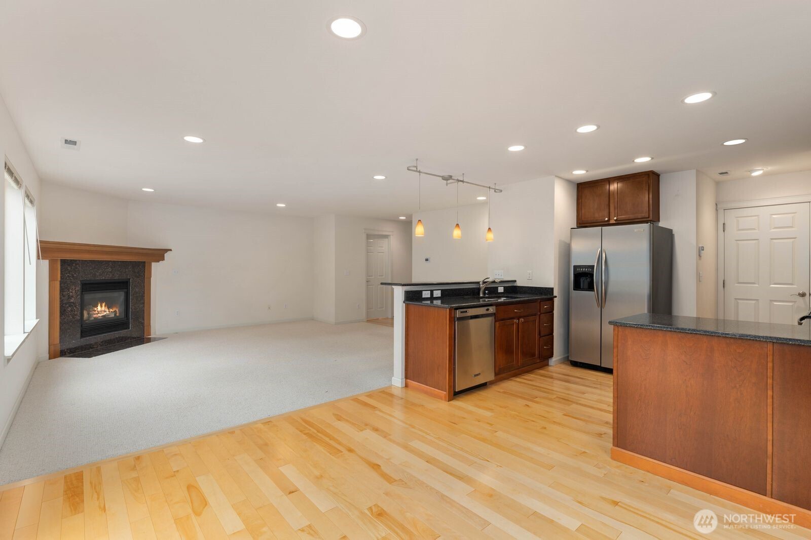 207 Edmonds Place NE, Renton, WA 98056-5816