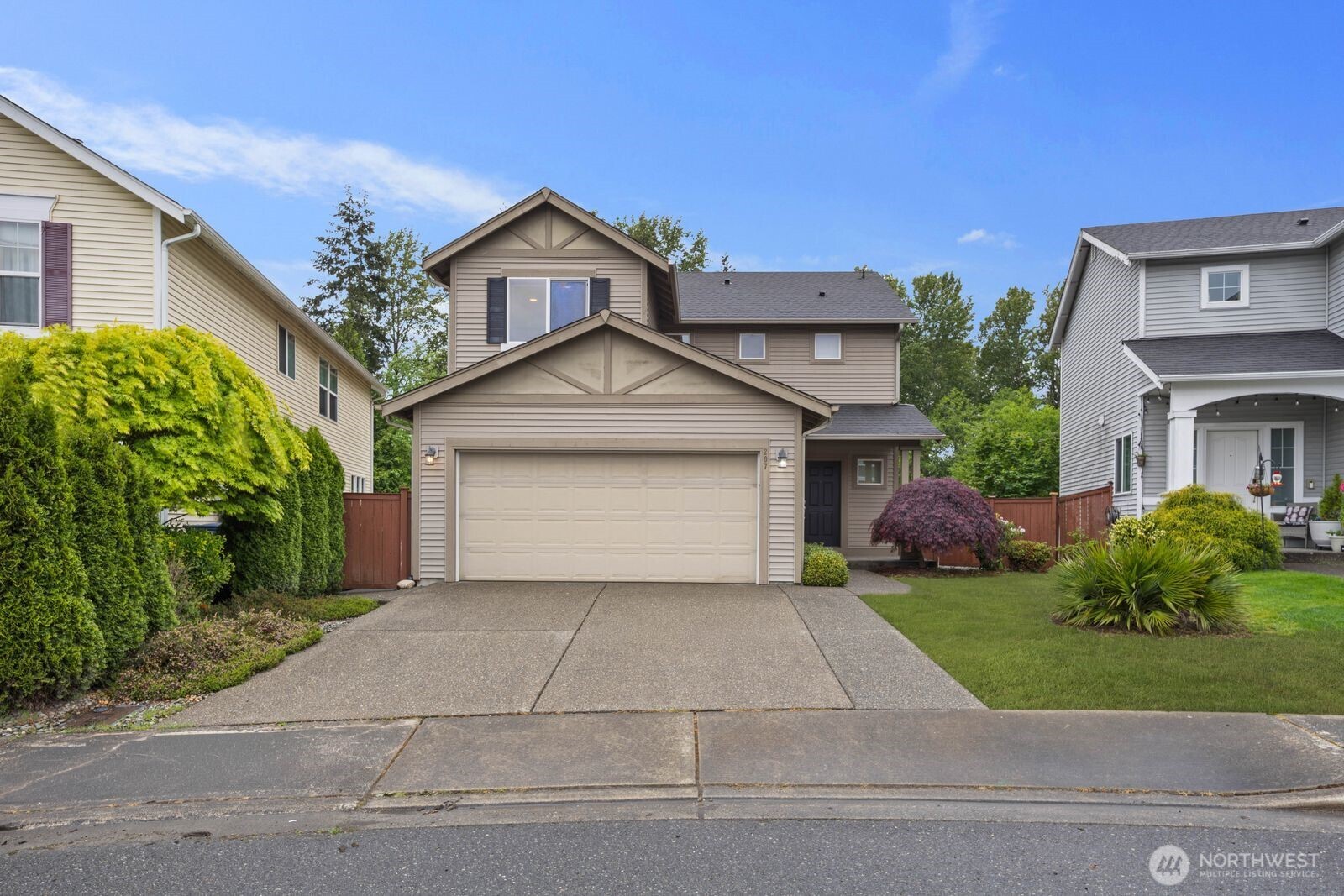 207 Edmonds Place NE, Renton, WA 98056-5816