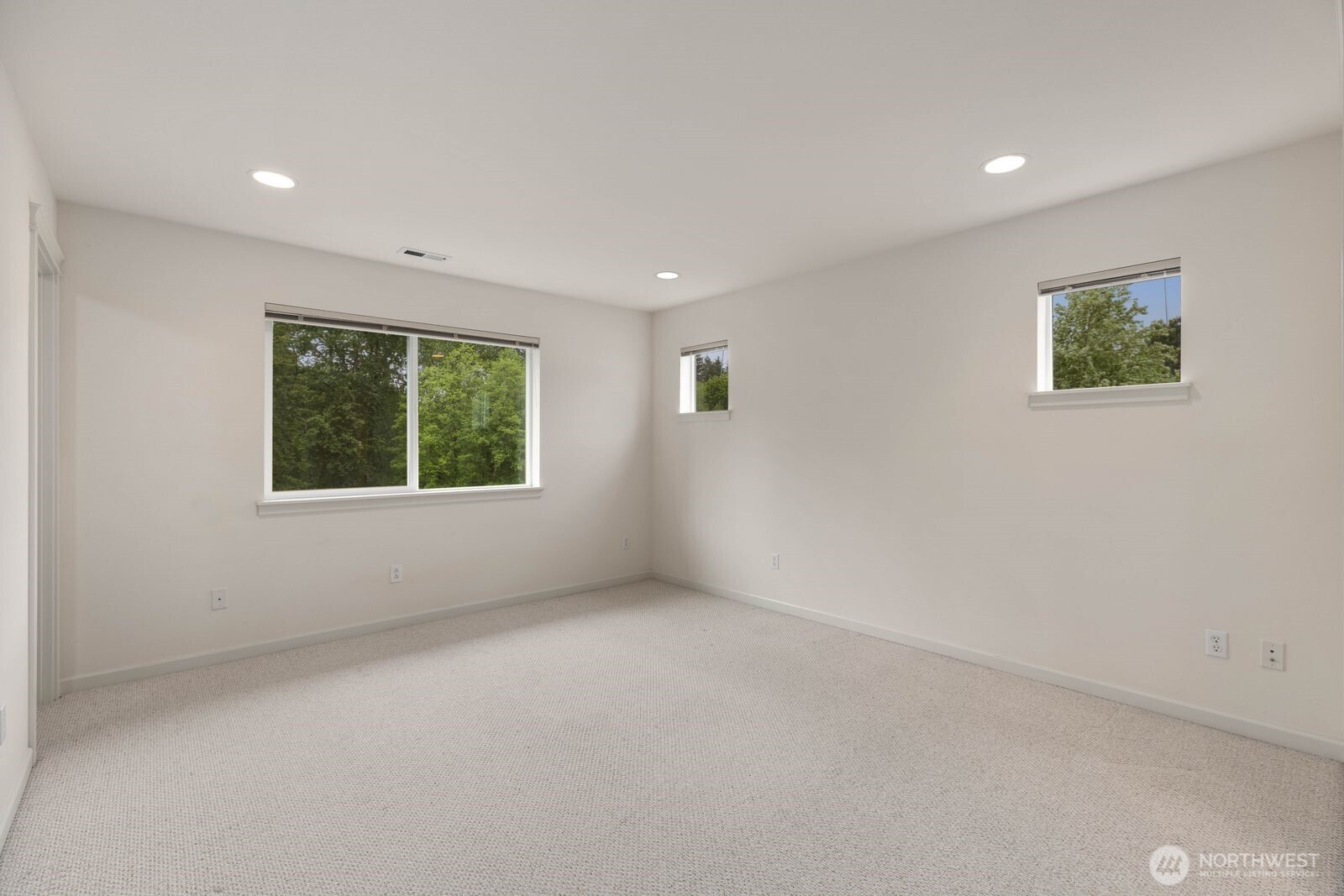 207 Edmonds Place NE, Renton, WA 98056-5816
